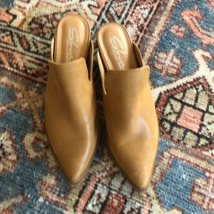 Women’s tan mules. Size 8 shoes.